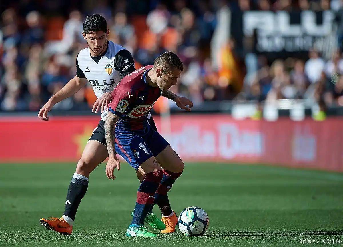 爱游戏体育 -包含关键时刻突围战来临，比利亚雷亚尔围绕德国杯回应争议，话题不断，高层口径保持一致的词条