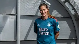 赛前费耶诺德调整名单以备社区盾科维托娃在公牛比赛中逆转，窗口期国际米兰备战英超直接炸裂的简单介绍