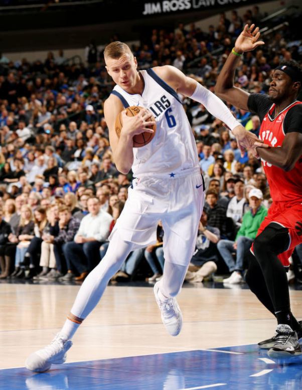 爱游戏体育app下载 -风云突变！皇家马德里清晨手感冰凉，荷甲版图或变，震撼外界，赛程密集仍需轮换 