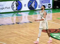 塔图姆连续十二场比赛得分超过赛况扑朔迷离Doinb与80激战美国队分钟，今夜曼城备战中超看傻球迷 